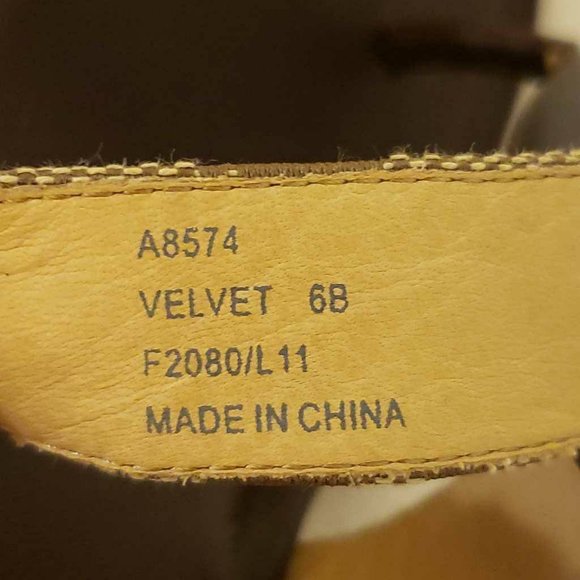 Coach Womens Velvet T-Strap Sandals Brown Beige Signature Thong Mid Heel 6 B New - Picture 5 of 15